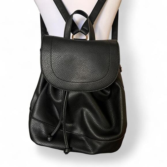 G.H. Bass & Co. Black Pebbled Leather Backpack Made in USA everyday essential - Picture 3 of 8